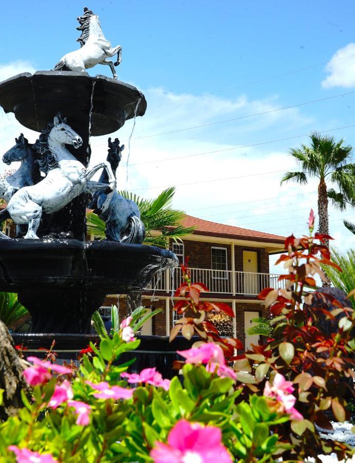 Savannah Inn And Suites Savannah Port Area Ngoại thất bức ảnh