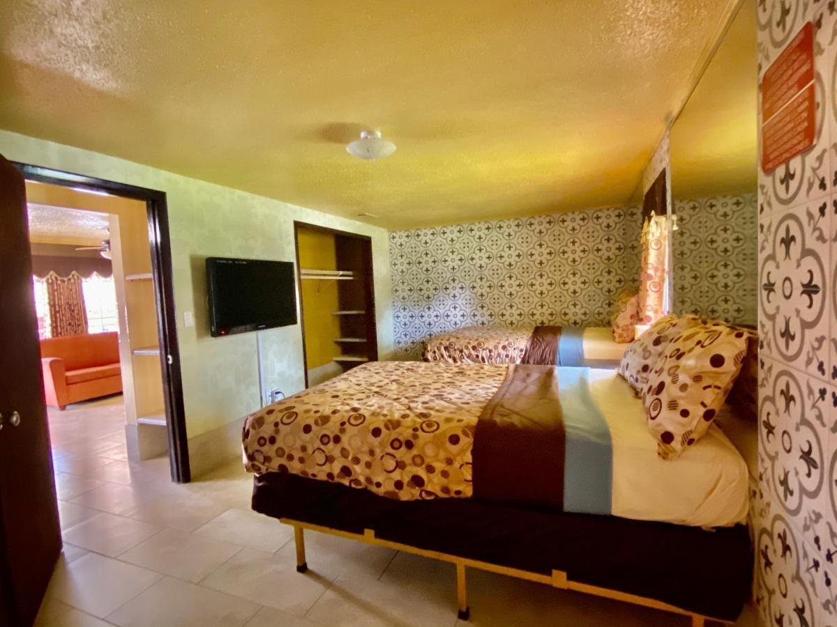 Savannah Inn And Suites Savannah Port Area Ngoại thất bức ảnh