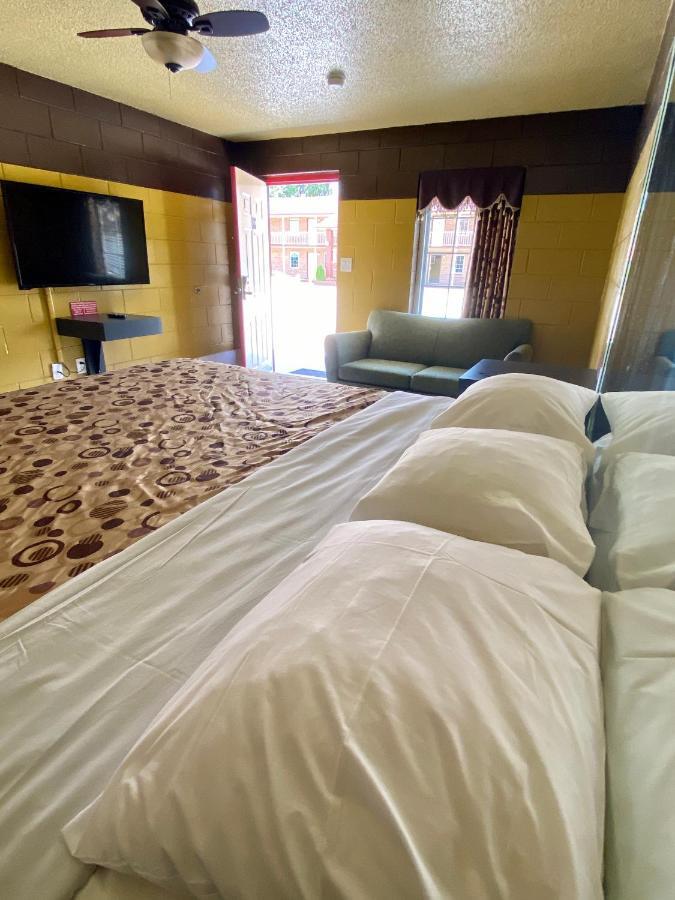 Savannah Inn And Suites Savannah Port Area Ngoại thất bức ảnh