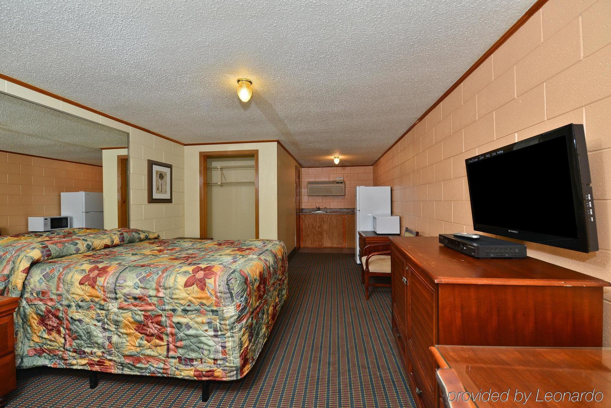 Savannah Inn And Suites Savannah Port Area Ngoại thất bức ảnh