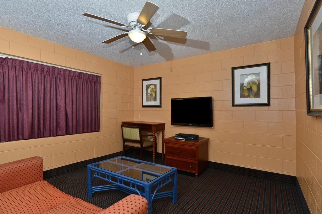 Savannah Inn And Suites Savannah Port Area Phòng bức ảnh